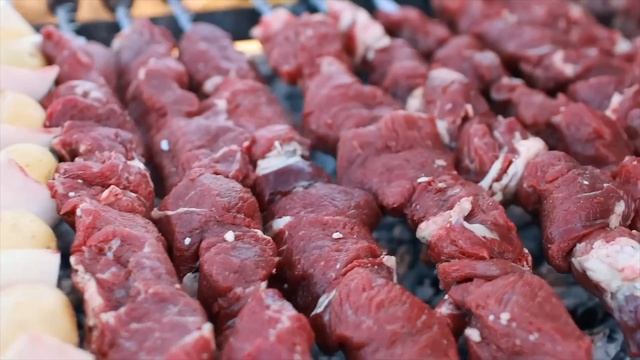 LAMB ON A ROASTING JACK. FREAKING DELICIOUS. смотреть онлайн