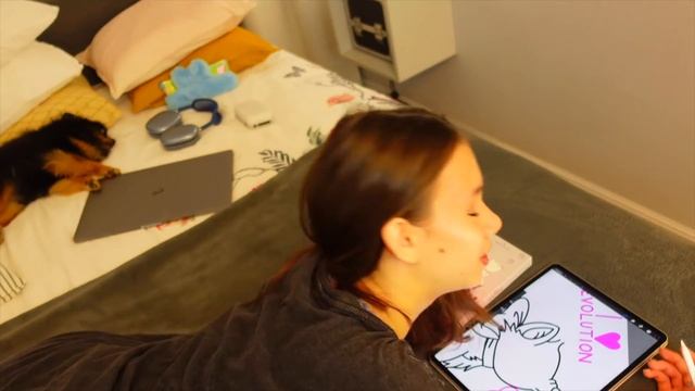 Айпад ПРОТИВ Скетчбука? Срисовываем КАРТИНКИ с КОСМЕТИКИ смотреть онлайн