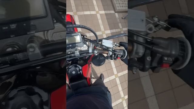 Стоппи, stopie #suzuki #drz400sm #drz400 #мотоцикл #супермото #supermoto #кросс #ендуро #wheelies смотреть онлайн