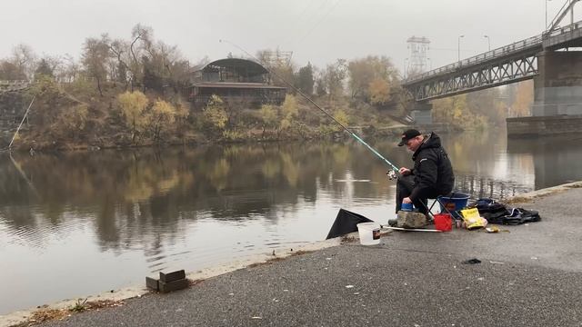КРУПНАЯ ПЛОТВА НА БОЛОНКУ ОСЕНЬЮ смотреть онлайн