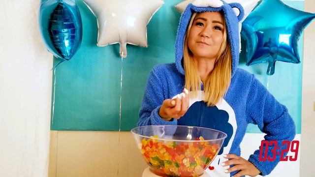 10,000 CALORIES OF GUMMY BEARS!! смотреть онлайн