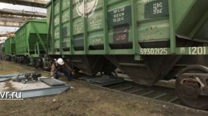 Выгрузка цемента из хопперов с использованием приемного устройства . МЕТАЛТЕК .