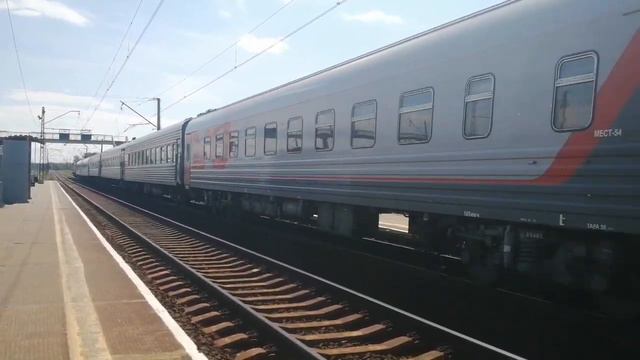 ЭП2К-088 с пассажирским поездом Казань - Новый Уренгой
