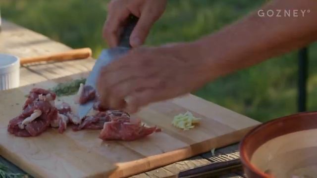 Brad Leone makes Beef Short Rib & Wild Mushrooms | Gozney Roccbox смотреть онлайн