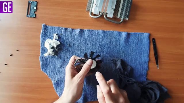 Cleaning An Asus GeForce GTX 560 Graphics Card смотреть онлайн