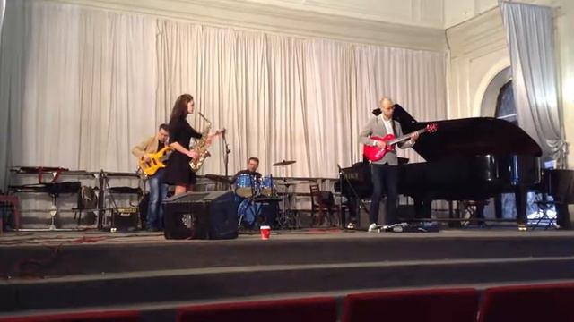 Still waitin' Blues ( Charlie Moreno) Юнкинд Валерия (альт-саксофон) смотреть онлайн