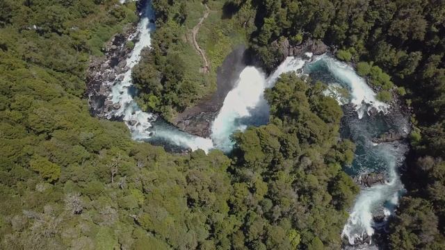 Camping Huilo-Huilo - vista aérea 4k смотреть онлайн