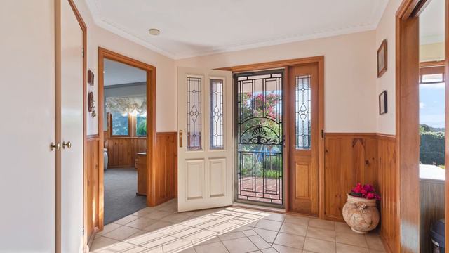 1/3 Bellbird Court Wolumla, what a fantastic home that offers so much, call Bega Valley Realty. смотреть онлайн
