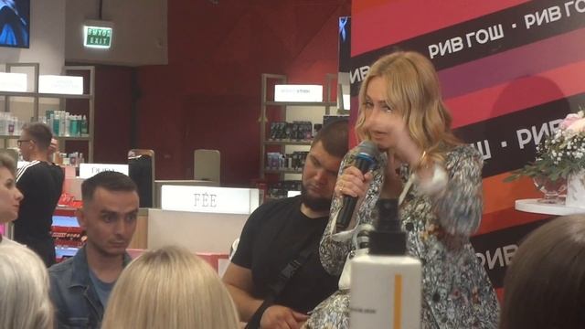 Яна Рудковская о косметических средствах, влиянии на мужа и другом (ТЦ Фантастика, Нижний Новгород) смотреть онлайн