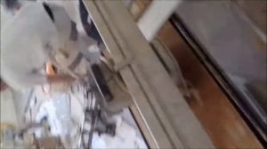 Как и чем резать полиуретановый плинтус