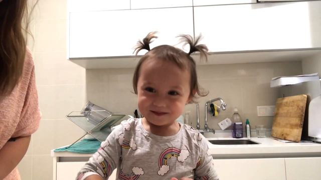 Baby Chef Soph makes pizza and knows that CHEESE IS LIFE! смотреть онлайн