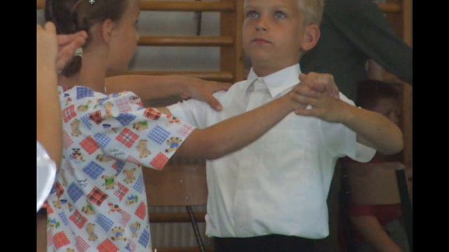 Cserháti Zsuzsa - Édes Kisfiam.wmv смотреть онлайн