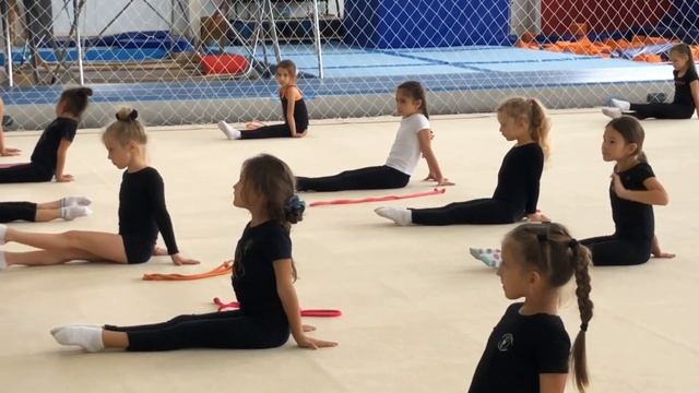 Растягиваем живот и плечи - упражнение коробочка / Stretch your stomach and shoulders - box смотреть онлайн