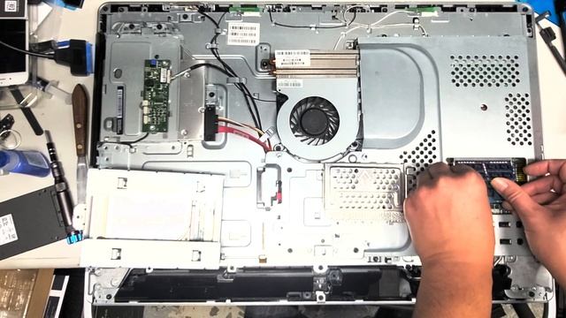 HP Envy 23 TouchSmart All-in-One PC Disassembly RAM SSD Hard Drive Upgrade Repair смотреть онлайн