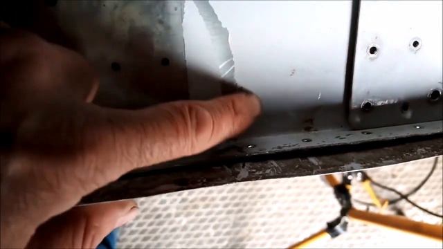 Ремонт стабилизатора РВ самолёта Че-27 смотреть онлайн