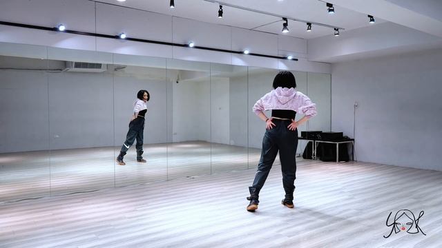 LE SSERAFIM (르세라핌) 'Perfect Night' - Dance Tutorial - EXPLAINED (Full Chorus 副歌講解) смотреть онлайн