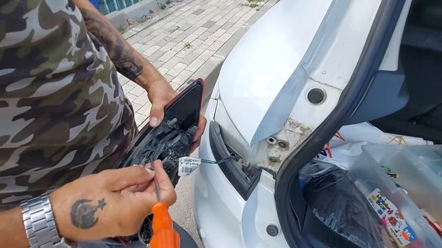 Clio 4 Fren  Lambası Değiştirme