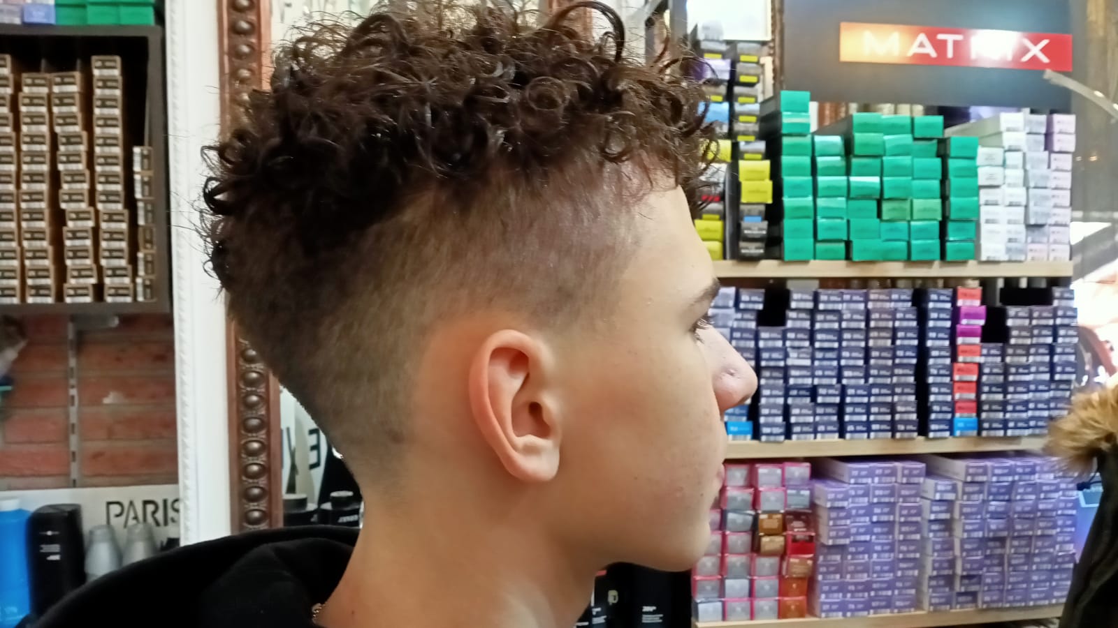 Забудьте о проблемах с волосами. Мужская биозавивка - секрет успеха стильных мужчин! смотреть онлайн