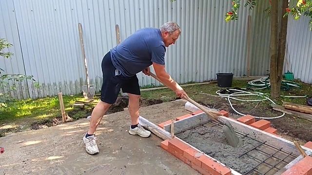 Поднятие фундамента для барбекю в беседке. смотреть онлайн