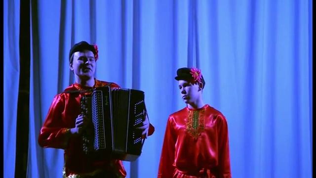"Эх, по сёлам!" и "Выйду на улицу". Играет и поёт Павел Сивков (баян) смотреть онлайн