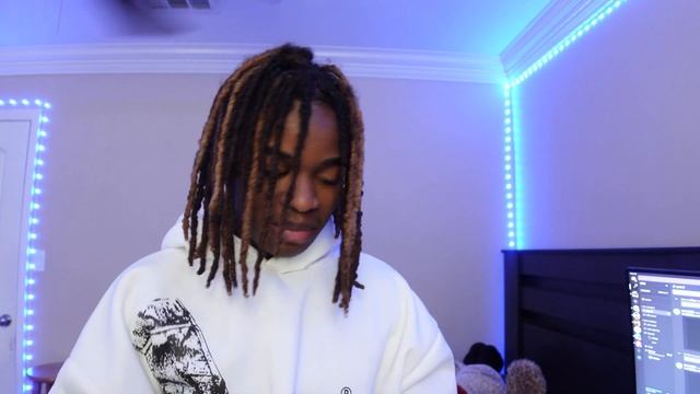 $705 Balenciaga Track Shoe UnBoxing + REVIEW ON FEET ? смотреть онлайн