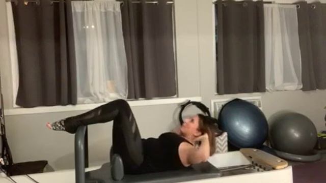 Allegro2 Infinity Foot Bar Arms & Abs смотреть онлайн