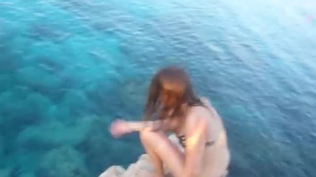 Нисси Бич. Прыгаю в воду. ( Nissi Beach ) смотреть онлайн