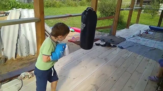 Юнный боксёр