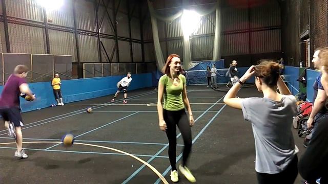 BigHand's Catch Balls! 2 - Hilarious Dodgeball Fail смотреть онлайн