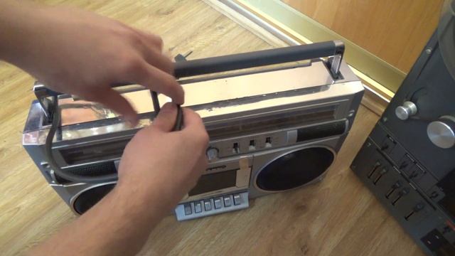 Как достать неразборную электровилку из труднодоступного места смотреть онлайн