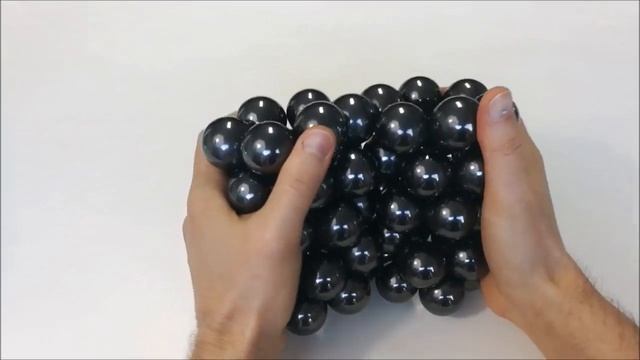 Giant Magnet Balls | Magnetic Games смотреть онлайн