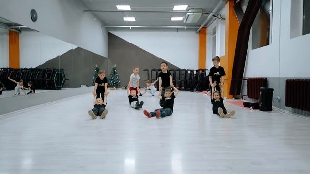 Брейк-данс (Сафиуллина 5) Казань дети | Видео для онлайн-голосования смотреть онлайн