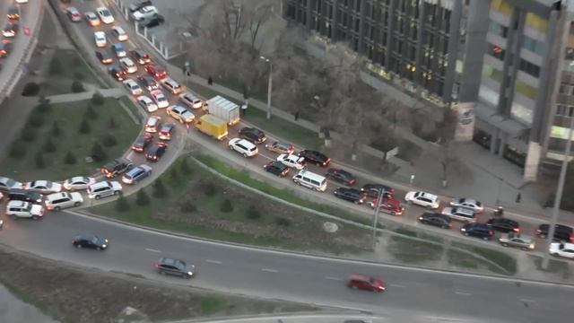Скорая в алматинской пробке. смотреть онлайн