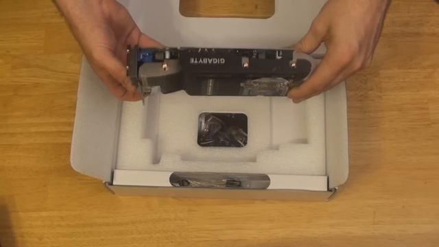 GIGABYTE ATI Radeon HD5750 1GB SILENT PCIe Graphics Card Unboxing & First Look смотреть онлайн