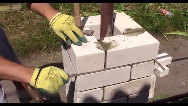 Фундамент своими руками: ленточный и свайный