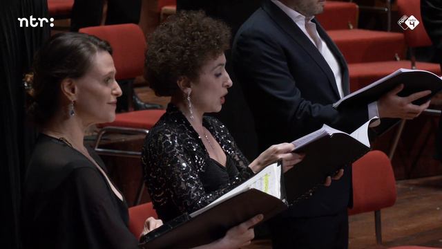 NTR ZaterdagMatinee: Pergolesi en Scarlatti op de grens tussen theater en kerk - 29 mei 2021 смотреть онлайн