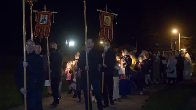 Пасхальная служба в храме святых Кирилла и Мефодия смотреть онлайн