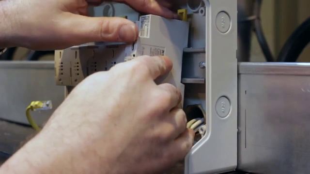 Инсталяция анализатора Digiware от Socomec смотреть онлайн