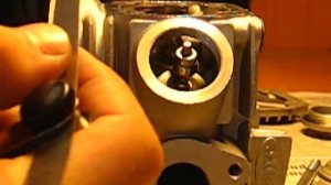 Регулировка зазоров клапанов. Мопед Альфа. Просто и понятно.