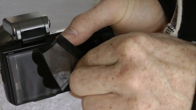 Replacing a Sony NEX 5N Camera Screen Protector смотреть онлайн