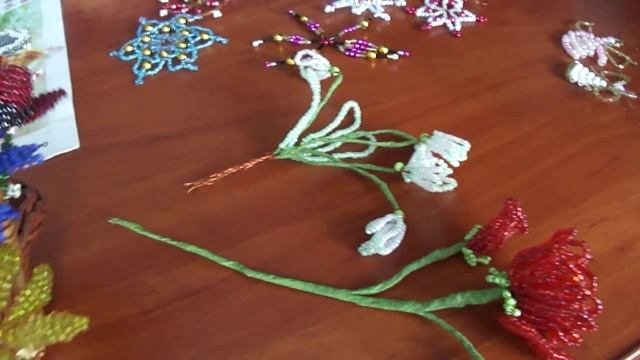 Надюшка показывает свои работы из бисера )) смотреть онлайн