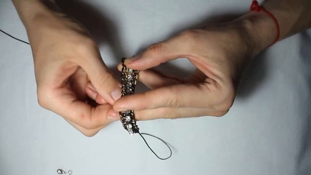 Браслет из цепочек и шнура своими руками! Просто и легко! смотреть онлайн