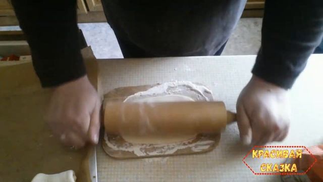 Как приготовить рулетики и циннабоны // Рулет с джемом // Циннабон // Выпечка к чаю смотреть онлайн