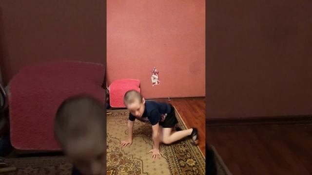 Танец робота от Виктора. смотреть онлайн