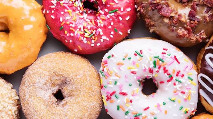 Beginner Blender 4.0 Tutorial - Part 5： Shading смотреть онлайн