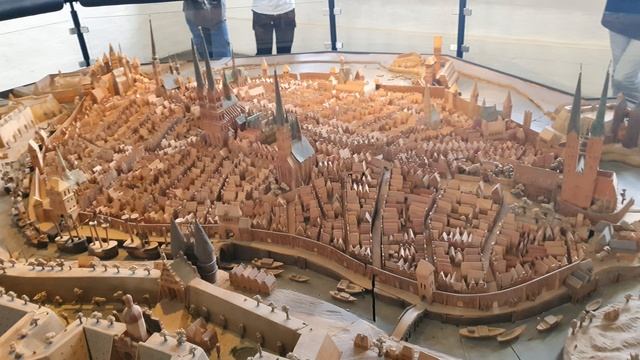 „CONCORDIA DOMI FORIS PAX“ | „drinnen Eintracht, draußen Friede“ | „внутри единство, снаружи мир“