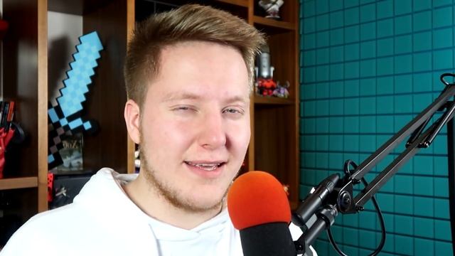 ОН СНЯЛ 100 ВИДЕО... смотреть онлайн