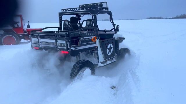 Гоняем на багги по снегу и сугробам. Вытаскиваем Ниву. Багги BMS H1. Альтернатива Aodes Desertcross смотреть онлайн