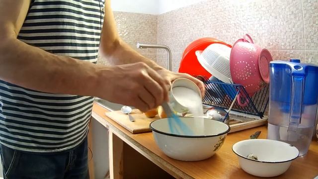 Шарлотка с яблоками из перепелиных яиц смотреть онлайн