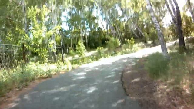 По летней лыжне и по вело треку кросс кантри эл. самокате